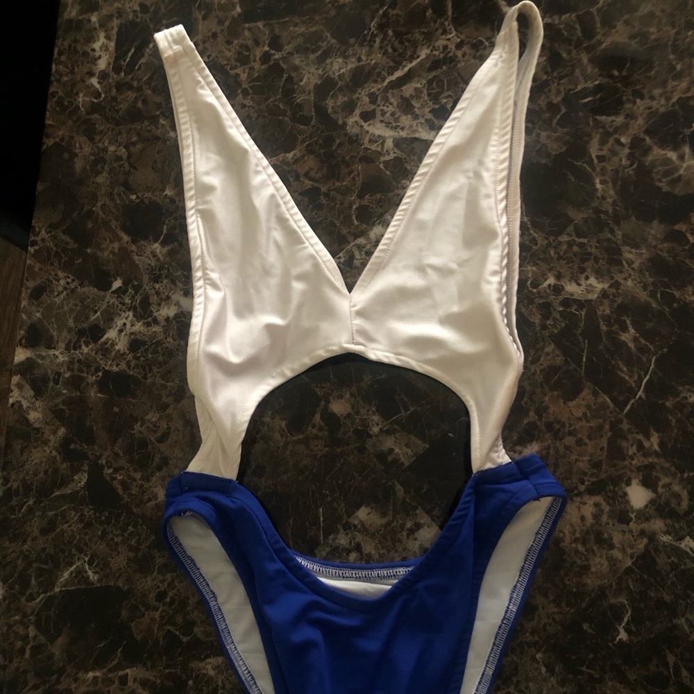 One piece swim suit